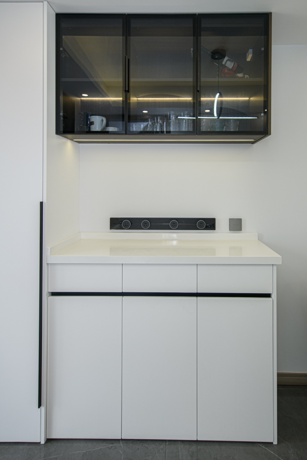 28萬將91㎡毛坯房打造成時尚現代風，巧改餐廳多出一面收納牆