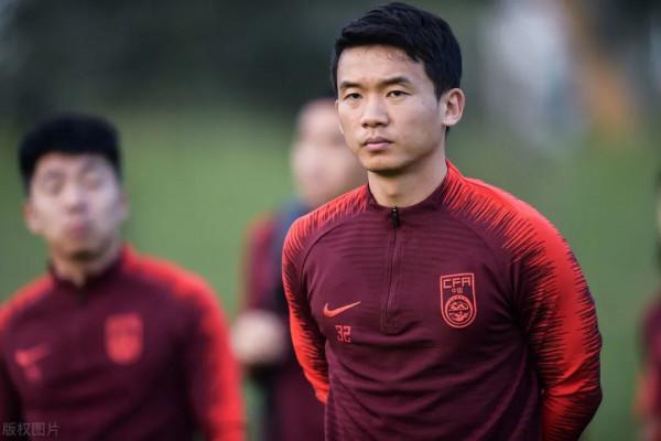 「中國第一後腰」李鐵不用後腰,是因為看不上現在的後腰嗎? 「中國第一後腰」李鐵不用後腰,是因為看不上現在的後腰嗎?