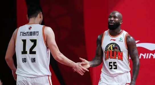 吉林又畫大餅？瓊斯表態如不兌現承諾將退役，土豪球隊或截胡