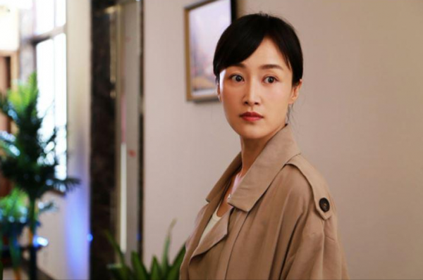 “國民女神”趙子琪：24歲主持春晚，35歲嫁億萬富商，38歲生二胎