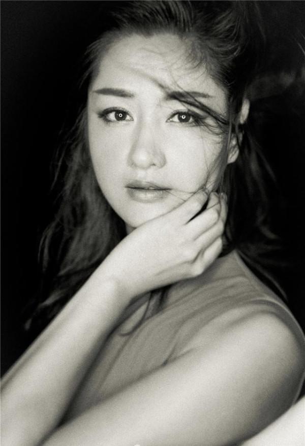 國內第一名模瞿穎，錯失初戀後痴情了20年，卻在45歲時輸得徹底