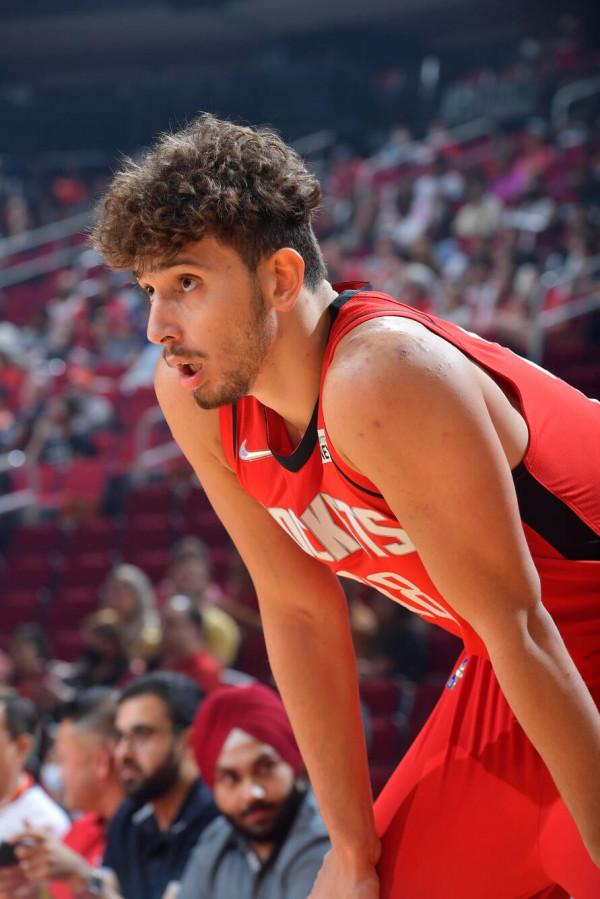 5中1只得7分！火箭新星仍獲眾人盛讚，名記直言他該進入球隊首發