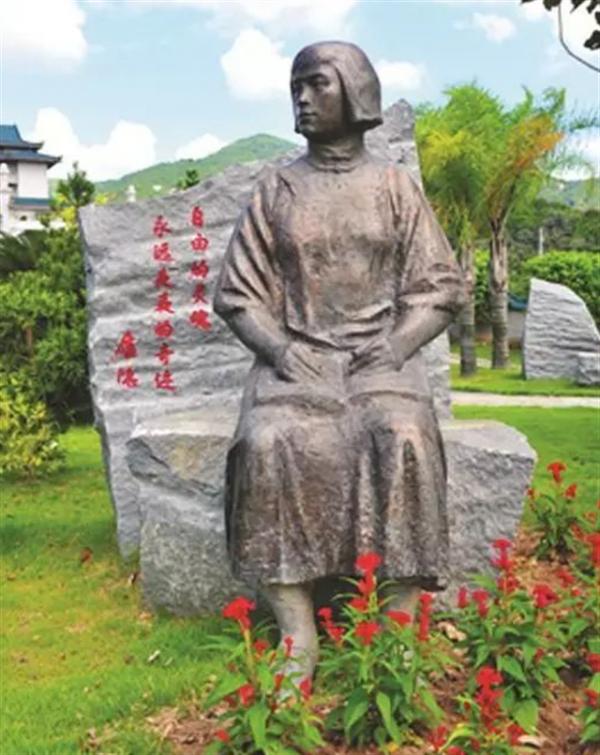 廬隱:與冰心齊名,嫁有婦之夫與學生戀愛,最終窮困潦倒難產而亡 廬隱:與冰心齊名,嫁有婦之夫與學生戀愛,最終窮困潦倒難產而亡