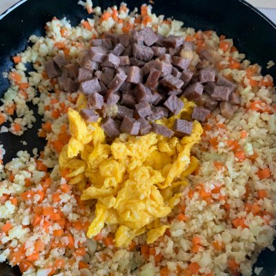 最讓孩子停不下筷子的竟然是無米炒飯（花椰菜）