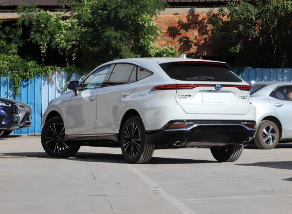 寶馬X1對比威颯，30萬左右的預算，誰才是年輕人的心頭好？