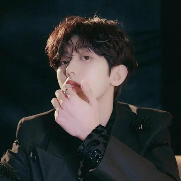 蔡徐坤明星頭像：你是人間星光，不要笑我沒長大我只是不想複雜