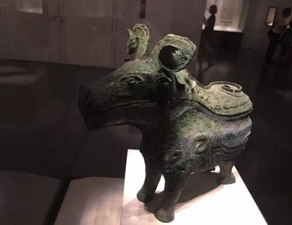 2003年，5位村民挖出27件國寶，揭開西周歷史疑案，政府獎勵20萬