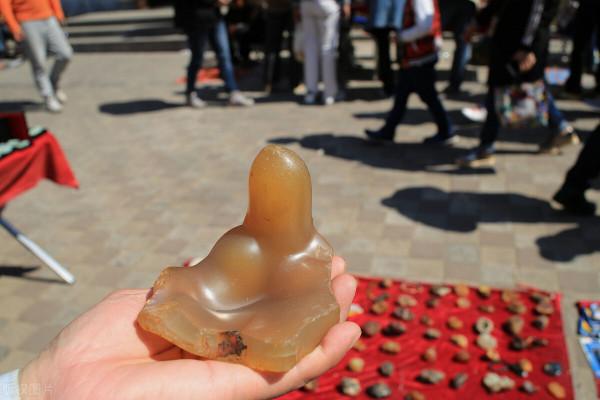 奇形怪狀的石頭