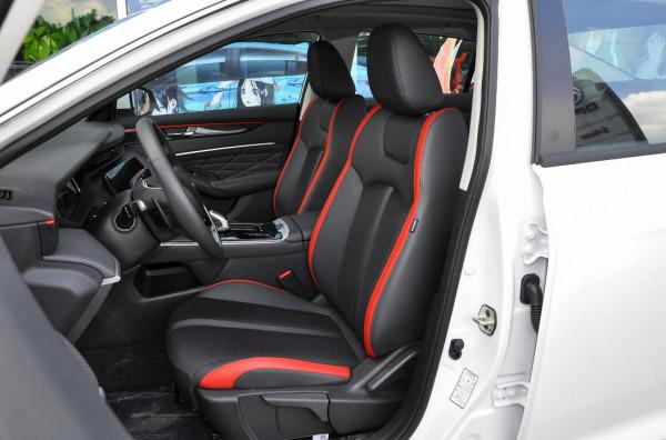 想花10萬左右，買動力強省油的轎車，不妨看看東風風神奕炫MAX