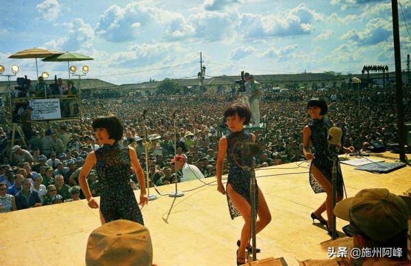 老照片：在軍營表演的韓國女明星，紅場參加閱兵的蘇聯士兵