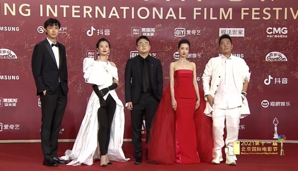 女明星紅毯造型千奇百怪，楊穎太俗，梅婷讓人笑出聲，佟麗婭驚豔