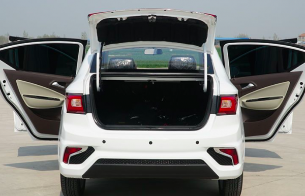 這2款電動車很實用，搭載永磁同步電機，空間大，續航150公里以上