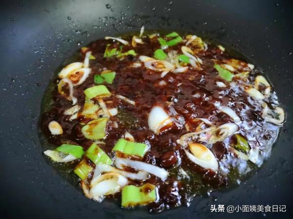 小白菜和豆腐，簡單一做，沒想到這麼好吃，上桌連湯都不剩