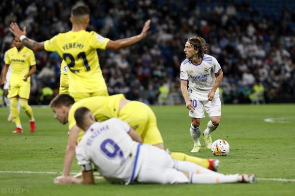 西甲-本澤馬啞火庫爾圖瓦屢次救險 皇馬0-0黃潛 五連勝終結 西甲-本澤馬啞火庫爾圖瓦屢次救險 皇馬0-0黃潛 五連勝終結