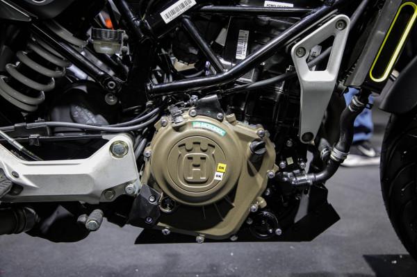 凱蒂貓給的勇氣，很貴的單缸胡斯瓦納401趕腳咋樣？