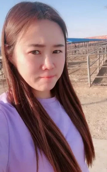 34歲河南美女，經營4個養殖場，養6千頭牛，年銷售額1.6億