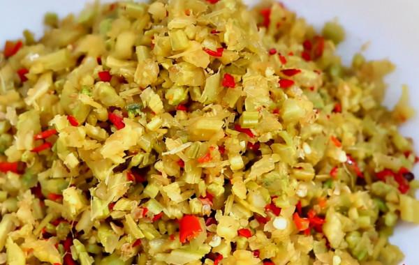 南瓜苗不少人吃過,那老的南瓜藤呢?在湖南是特色下飯菜 南瓜苗不少人吃過,那老的南瓜藤呢?在湖南是特色下飯菜