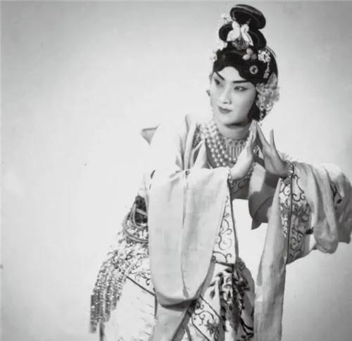 京劇界那些自殺、他殺離世的名角兒 京劇界那些自殺、他殺離世的名角兒