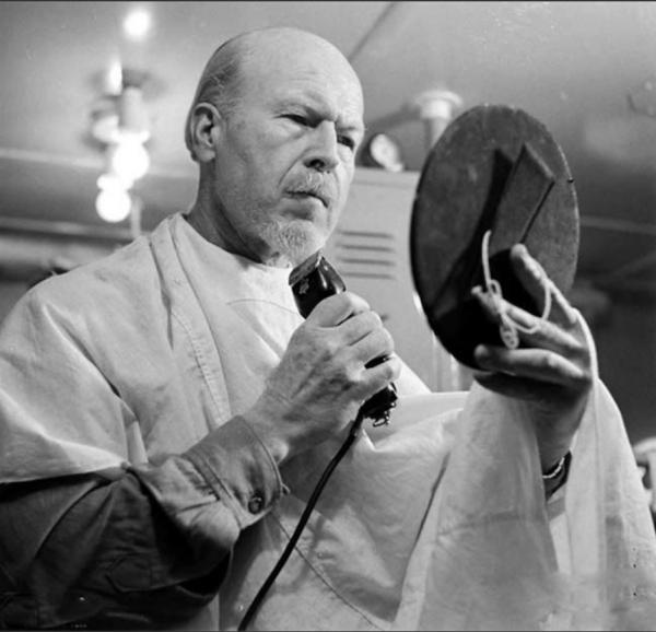 1949年，美領事竟膽敢公然毆打中國僱員，毛主席得知後如何批示？