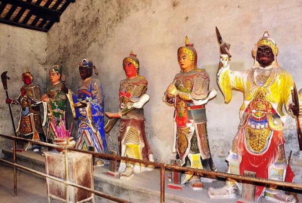 雷州有座千年古祠，全國罕見的五代石人石狗