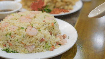 這家小酒館的「無敵下酒菜」4個人都吃不完,來晚吃不到 這家小酒館的「無敵下酒菜」4個人都吃不完,來晚吃不到