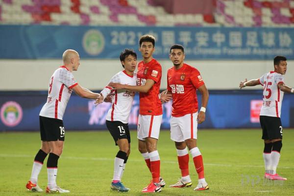 媒體人：足協限薪選錯了時間 山東若奪冠是職業規律的結果