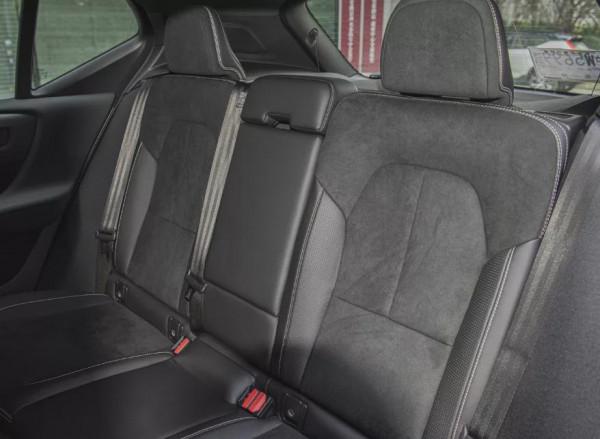 沃爾沃XC40純電版新增車型起售25&period;7萬元，價效比如何？