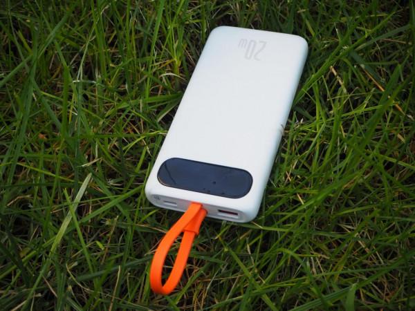 出門不再帶線:倍思布洛克帶線數顯快充移動電源 出門不再帶線:倍思布洛克帶線數顯快充移動電源