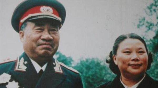 康克清：18歲嫁43歲朱德，風雨同舟47年，丈夫去世後堅持掃墓15年