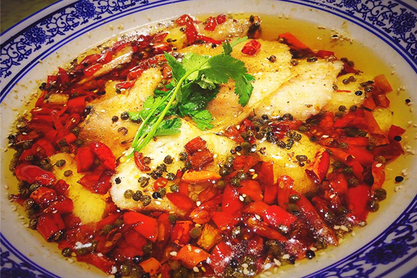 為什麼頭皮上經常長膿包和疙瘩，是什麼原因造成的？瞭解五方面