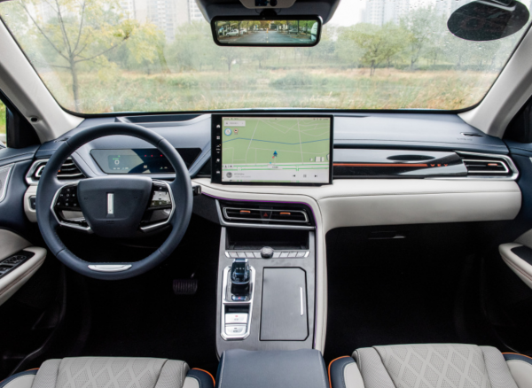 純電續航110km，百公里虧電油耗4.4L，WEY瑪奇朵混動版16.68萬起