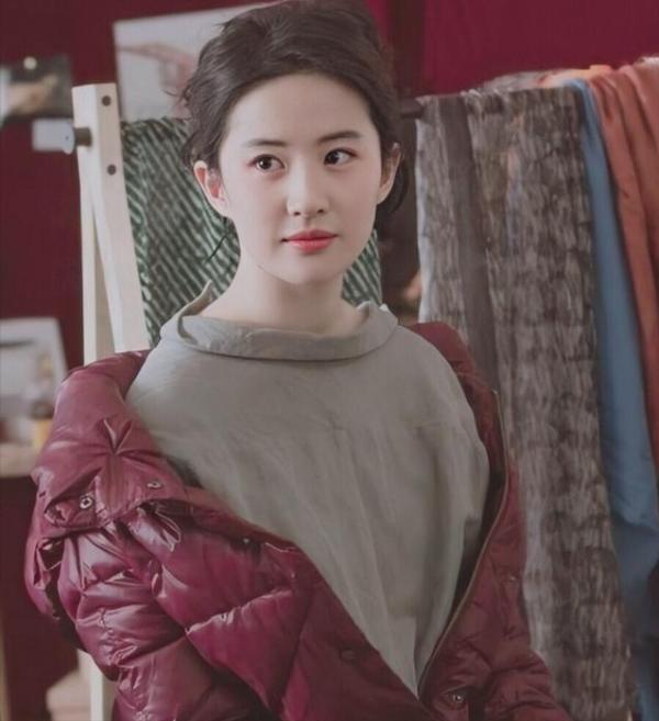 披個“麻袋”也好看是什麼感覺?我心中這4位女明星就是 披個“麻袋”也好看是什麼感覺?我心中這4位女明星就是