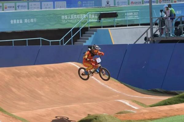 大美甘肅首金！小輪車女子競速賽，甘肅選手包攬冠亞軍