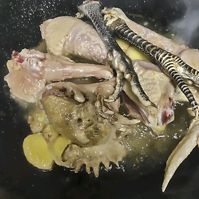 記住這幾個小技巧!新手也能做只需要加鹽的土雞湯 記住這幾個小技巧!新手也能做只需要加鹽的土雞湯