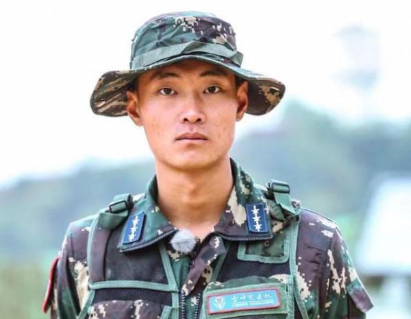 楊冪當過兵？中國人民解放軍：空軍。一起來看看吧