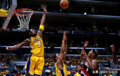 科比一共蓋帽640次，韋德885次，卡特888次，喬丹幾次？