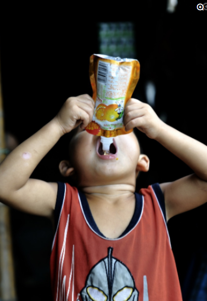 安徽農民浙江打拼拾荒,一家5口蝸居無水無電橋洞,最窮時僅20元 安徽農民浙江打拼拾荒,一家5口蝸居無水無電橋洞,最窮時僅20元