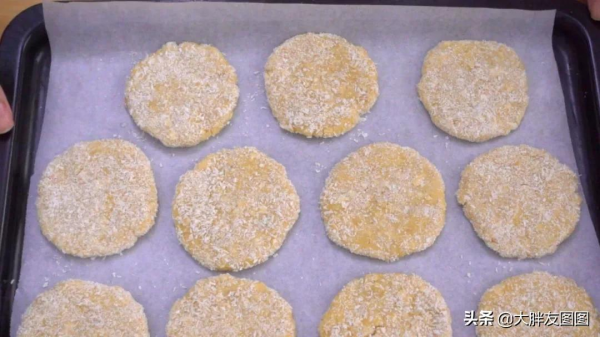 揭秘！燕麥消化餅的做法！和買的一樣，酥酥軟軟，好吃到腦昏昏