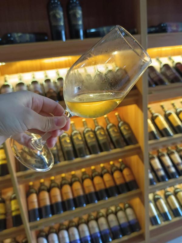 能喝的起這些酒的人,都是家裡有礦吧 能喝的起這些酒的人,都是家裡有礦吧