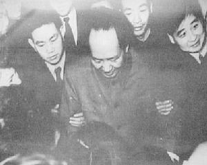 李銀橋離開中南海時，毛主席因不捨淚流滿面，主席為何非要調走他