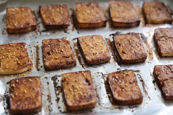 冬天要多吃豆腐，試試這個做法，比紅燒簡單，比麻辣更過癮