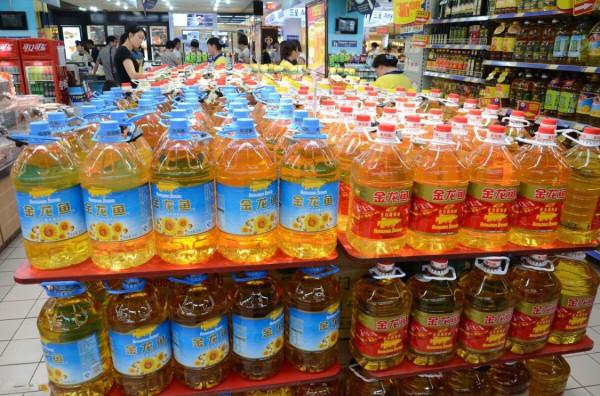 7種食用油差別大，別亂用，選對了油炸油煙少，炒菜味更香