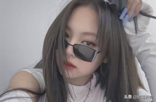 宋智雅富貴花人設崩塌，被扒全身都是假貨，Jennie意外捲入其中