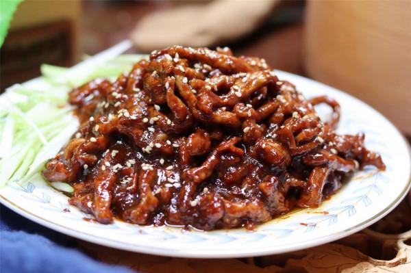 教你做拿手菜“京醬肉絲”,幾個步驟記住了,炒的和飯店一個味 教你做拿手菜“京醬肉絲”,幾個步驟記住了,炒的和飯店一個味