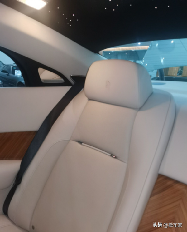 人到中年想買輛勞斯萊斯,落地超500萬的魅影七年後還值幾何 人到中年想買輛勞斯萊斯,落地超500萬的魅影七年後還值幾何