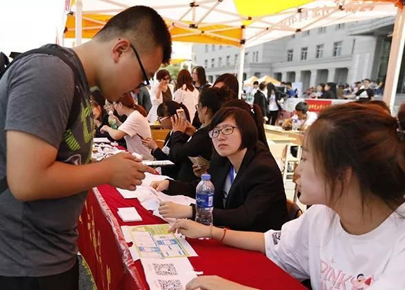這3類學生很有福氣,畢業就能端起鐵飯碗,貧困家庭的考生可考慮 這3類學生很有福氣,畢業就能端起鐵飯碗,貧困家庭的考生可考慮