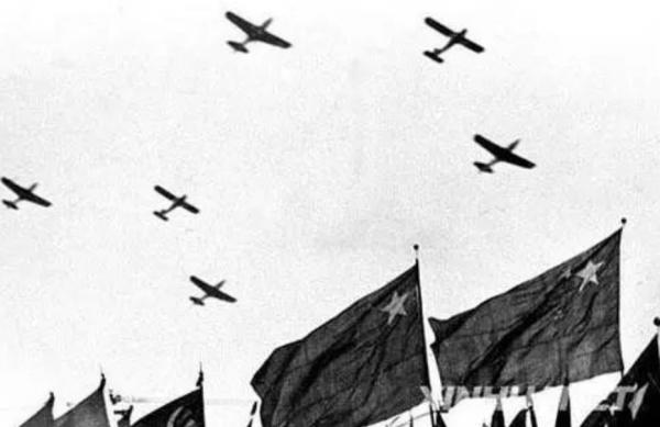 開國大典前夕，受閱戰機為何突然更換型號？毛履武：誓死守衛飛機