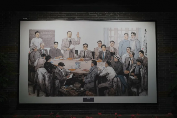 這輛“百年限定”的紅色巴士，今年特別值得坐上一坐