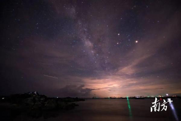為世界僅存兩座水晶磨鏡燈塔之一，硇洲燈塔用光芒喚醒海島