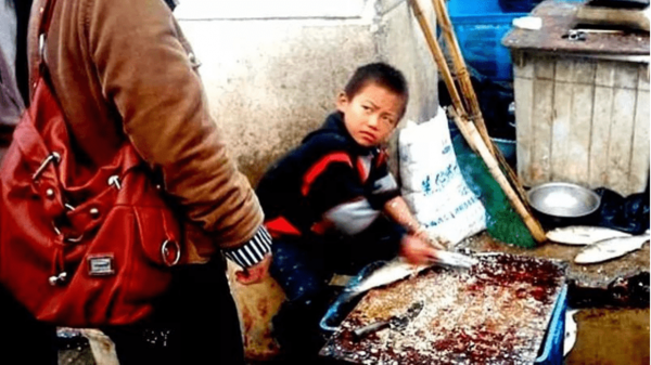 2010年，江蘇殺魚弟一夜爆紅，17歲喝下百草枯，最終卻因鬥毆獲刑